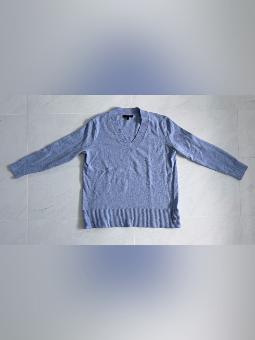 Banana Republic Factory Blue Lofty V-Neck Knit Sweater Fall 2020 Size M